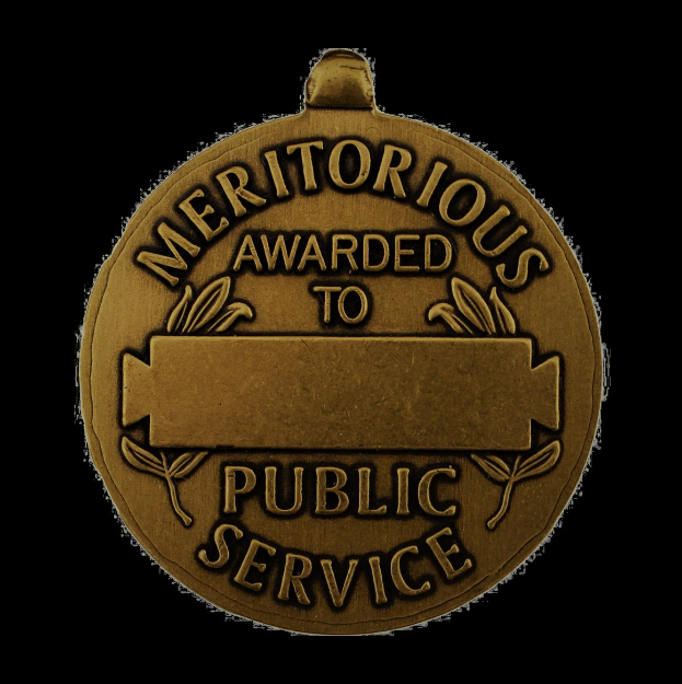 Bronze-Medaille mit der Aufschrift "Verdienstvolle Leistung im öffentlichen Dienst" vor einem weißen Hintergrund.