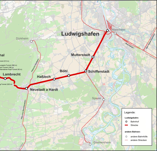 Karte von Ludwigshafen, Deutschland, mit einer roten Linie, die die Bahnroute markiert, und Text, der Details zur Bahnlänge, -distanz und -interessenpunkte liefert.
