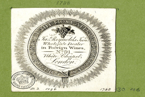 Plakat mit grünem Hintergrund, das den Text "Die am meisten beworbenen ausländischen Weine" und ein rundes Logo mit einem weißen Zentrum und schwarzem Rand zeigt.