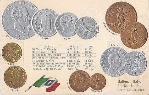 Eine Sammlung italienischer Münzen von 1877-1910, darunter mehrere 20-Lire-Münzen, die auf Papier in einer Reihe mit Text und Porträts angeordnet sind, neben zwei Flaggen, darunter die italienische Flagge unten.