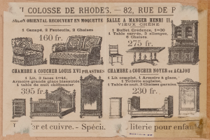 Eine alte Werbung für ein Möbelgeschäft mit einer Couch, einem Stuhl und einem Tisch sowie begleitendem Text.