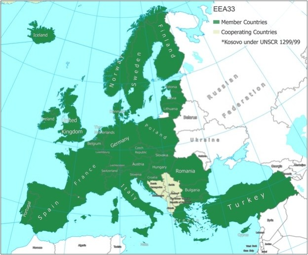 Ein Plakat mit einer detaillierten Karte von Europa, auf der die Mitgliedstaaten der Europäischen Union hervorgehoben sind, mit Ländernamen, Grenzen, großen Städten, Flüssen und geografischen Merkmalen.