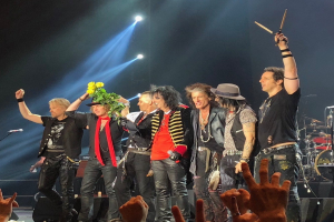 Diese Band bringt ungehinderten Glam Metal nach Braunschweig