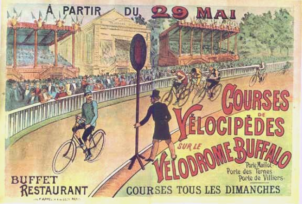 Ein Plakat, das eine Radrennbahn in Buffalo, New York, zeigt, auf dem Menschen Fahrräder auf einer umzäunten Straße fahren, mit einem Gebäude und Bäumen im Hintergrund.