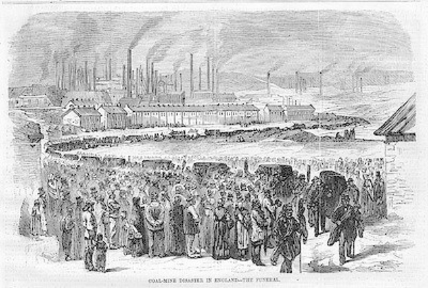 Schwarze und weiße Zeichnung von Menschen, die vor einer Fabrik mit Häusern und Rauch aus Schornsteinen im Hintergrund stehen, Text unten lautet "Kohlebergbau-Katastrophe in England das Ende".